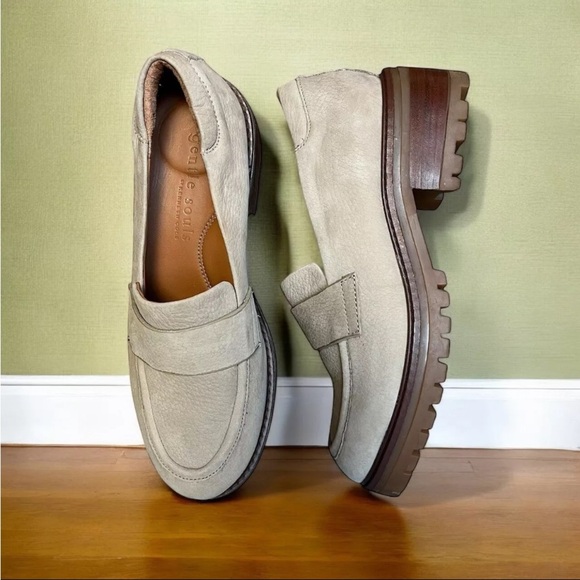 Gentle Souls by Kenneth Cole Shoes - Kenneth Cole Loafer Women Sz 9.5M Gentle Souls Shoes Beige Lug Office Chunky EUC